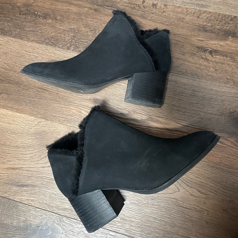 Seychelles Anthro black fur lined booties